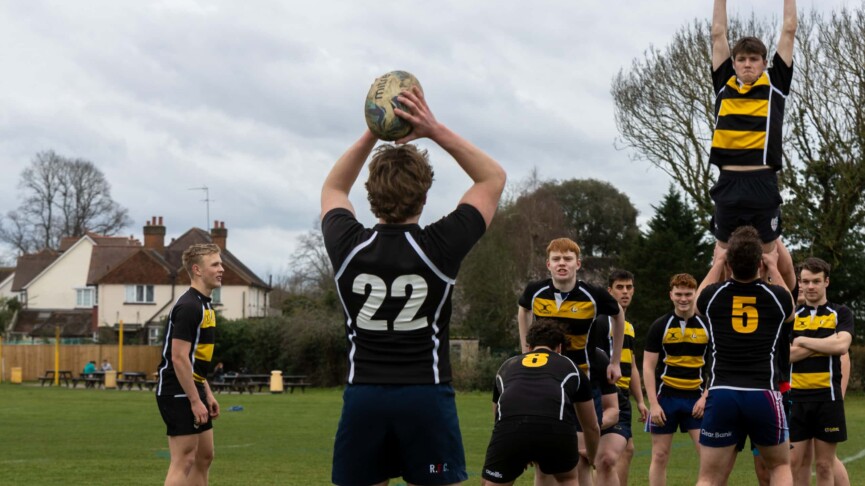 Men's rugby lineout