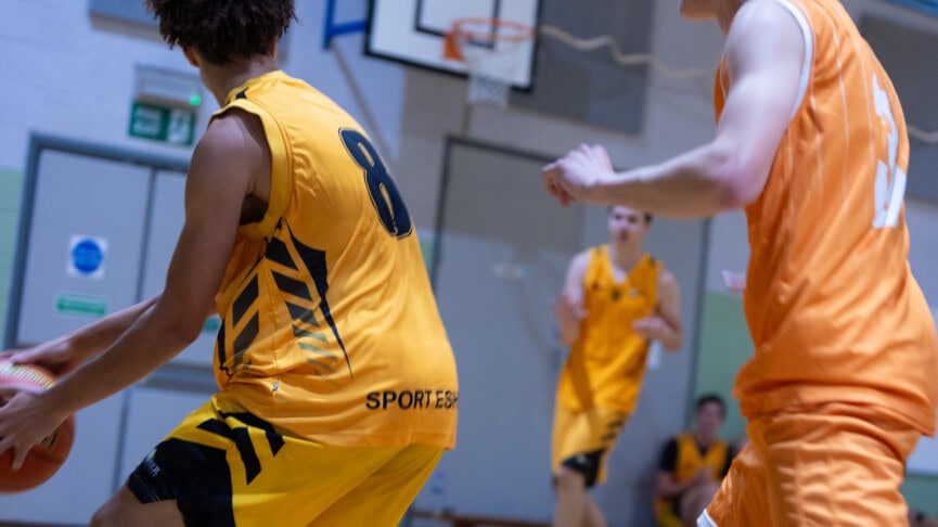 mens basketball at College