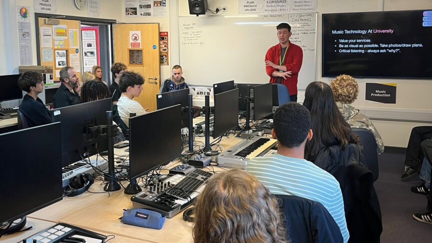 Dj Ollie Hickey Talking To Music Prod Students