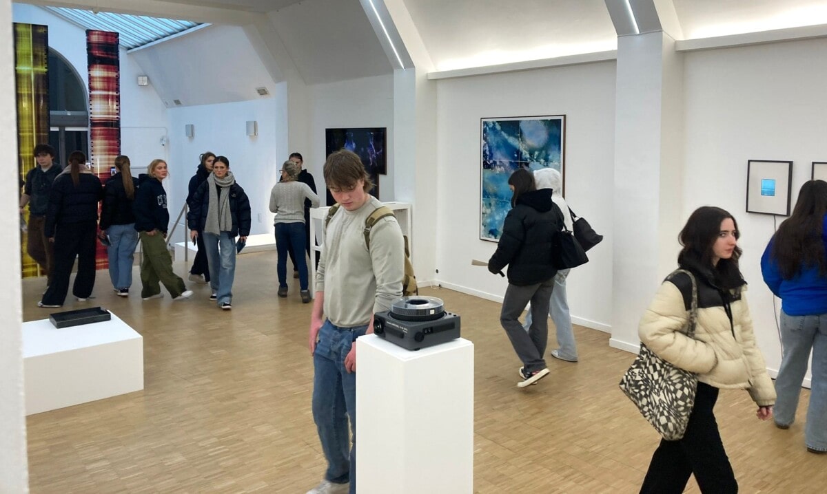 Students In Gallery