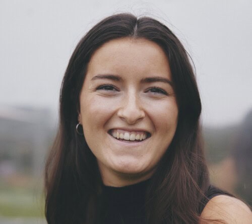 Tania Curtis headshot photo