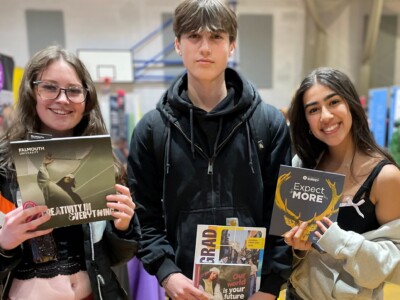 3 Students With Prospectuses 1