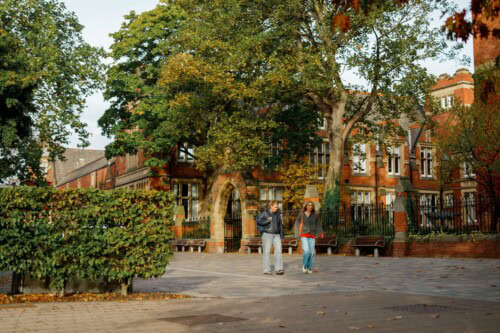 Students walking on Uni of Leeds campus