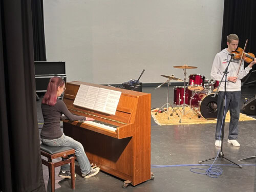 Piano and violin duet