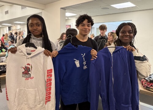 Student at the SU clothes swap