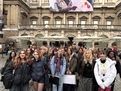 fine art students visiting gallery