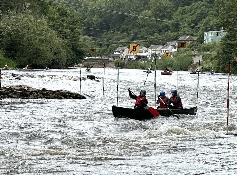D of e students canoeing on the river wye