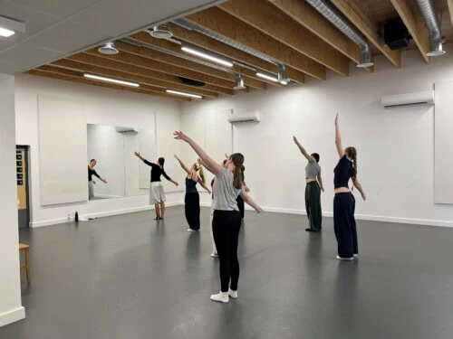 Derin Dance Class